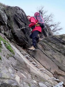 Abenteuer im Schieferfels: Klettern in den Klippen