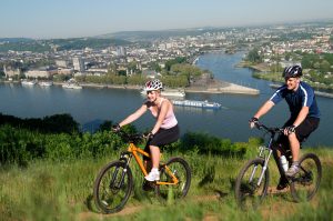 Mit dem Rad den Rhein entlang