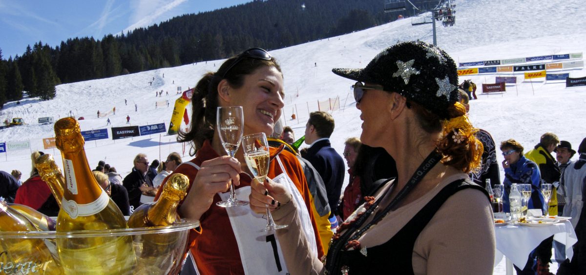 ...tolle Tage ganz in Weiß: Auch während der Faschingstage sind in Skigebieten noch Unterkünfte frei.