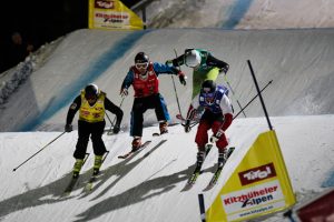 : Als VIP hautnah dabei:  Achterbahnfahrt auf Skiern