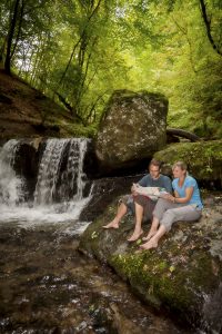 Die Ehrbachklamm lockt mit einem einmaligen Naturschauspiel.