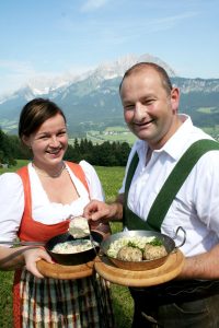 Das Beste aus der Bauernstube: Der längste Knödeltisch der Welt feiert am 23. September Jubiläum