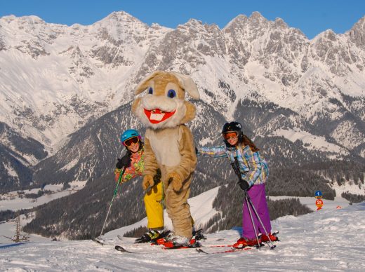 Familien fahren im Tiroler Pillerseetal bis Ostermontag günstig Ski.