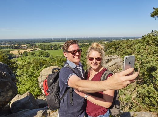 Premiumwandern auf den Teutschleifen. Foto: Tecklenburg Tourismus/Schubert